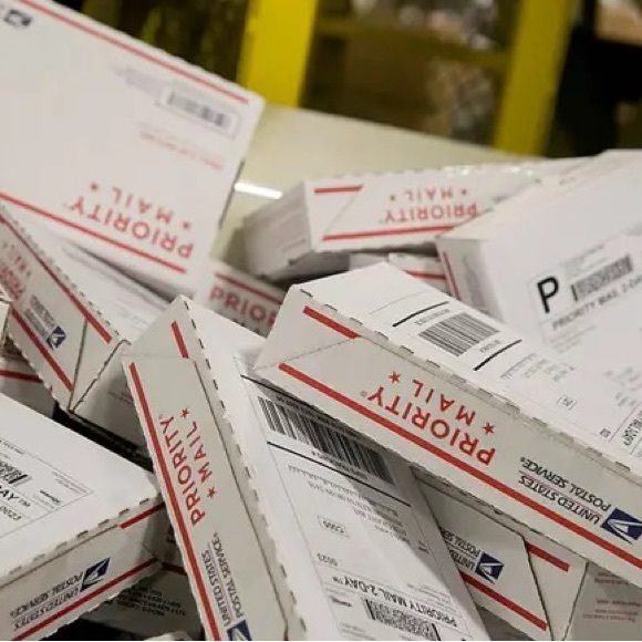 Meet your Posher, Karmen - Picture 3 of 4